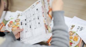 軽作業、DMチラシ折りのイメージ